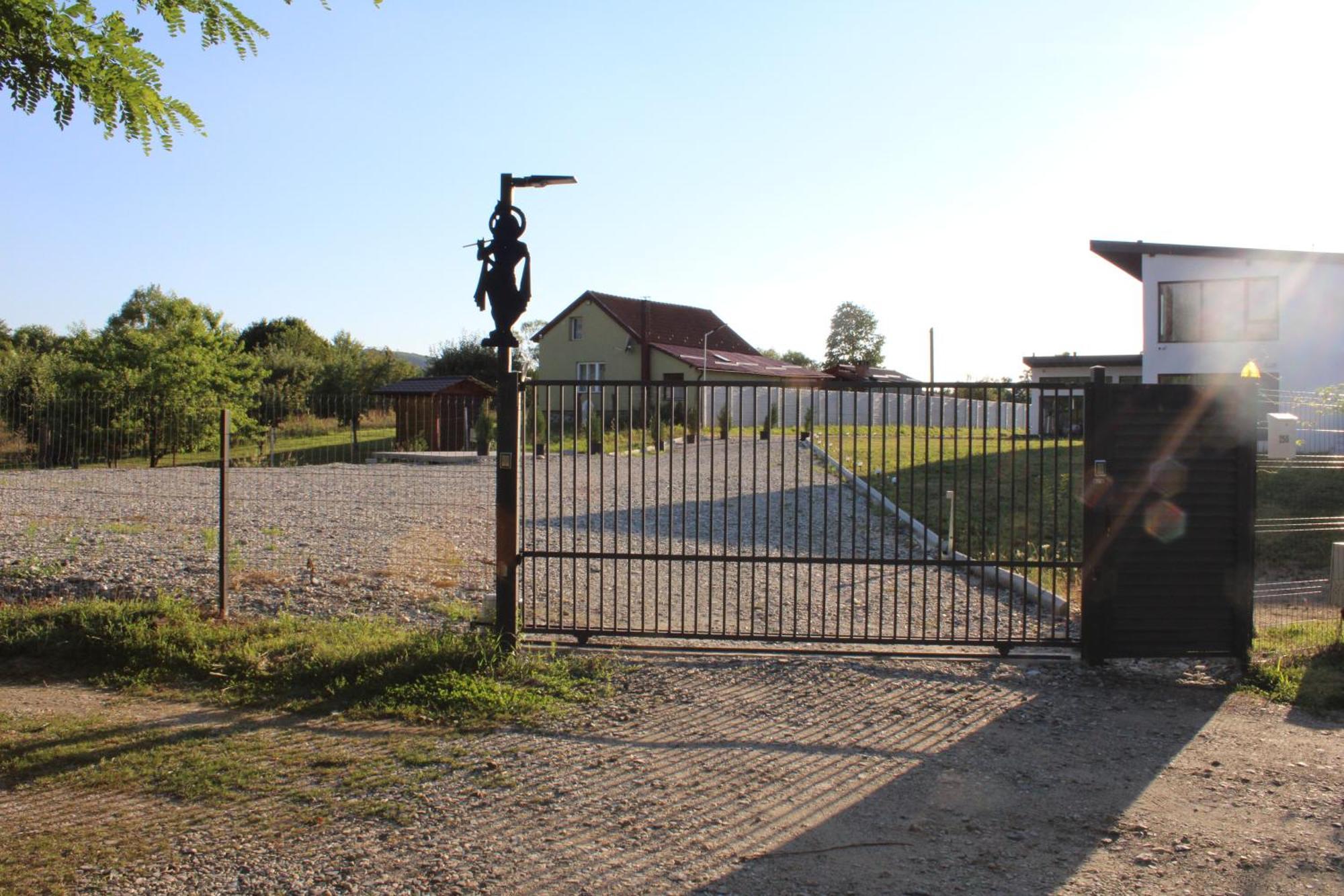 Jai Giridhari Villa Avrig Exterior photo